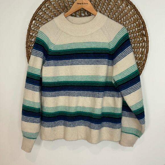 Gap woman’s cream and blue striped sweater woman’s size large - Picture 1 of 6